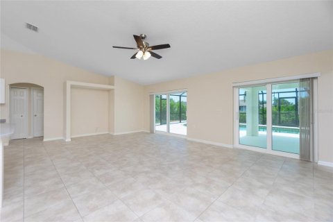 House in Port Charlotte, Florida 3 bedrooms, 187.66 sq.m. № 1386354 - photo 22