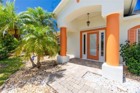 Villa ou maison à vendre à Port Charlotte, Floride: 3 chambres, 187.66 m2 № 1386354 - photo 5