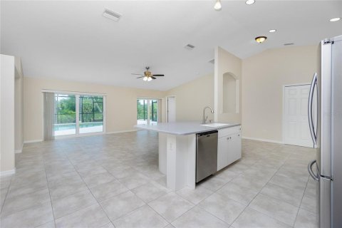 Villa ou maison à vendre à Port Charlotte, Floride: 3 chambres, 187.66 m2 № 1386354 - photo 12