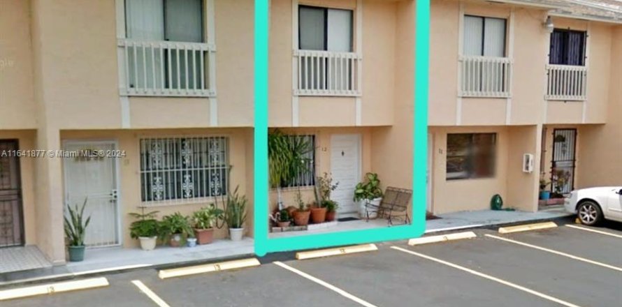 Townhouse in Hialeah, Florida 2 bedrooms, 78.97 sq.m. № 1321121