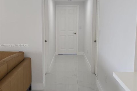 Copropriété à louer à Pembroke Pines, Floride: 3 chambres, 123.56 m2 № 1368865 - photo 11