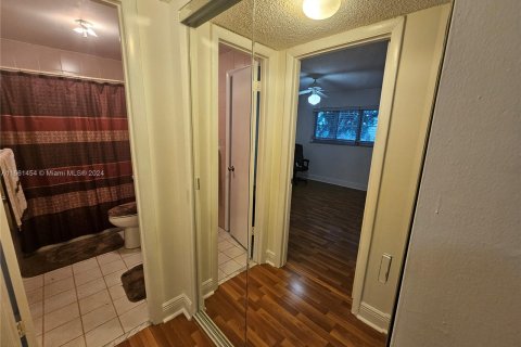 Copropriété à louer à Miami, Floride: 2 chambres, 111.11 m2 № 1368910 - photo 23