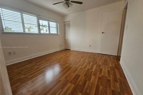 Copropriété à louer à Miami, Floride: 2 chambres, 111.11 m2 № 1368910 - photo 25