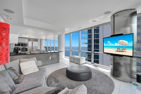 Copropriété à louer à Sunny Isles Beach, Floride: 4 chambres, 230.86 m2 № 1368866 - photo 2