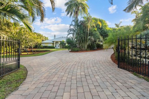Villa ou maison à vendre à Hobe Sound, Floride: 4 chambres, 260.68 m2 № 742245 - photo 9
