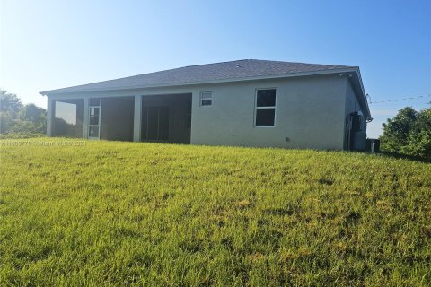 House in LaBelle, Florida 4 bedrooms, 184.41 sq.m. № 1223453 - photo 18