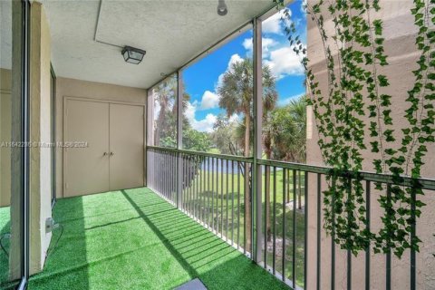 Condo in Lauderdale Lakes, Florida, 1 bedroom  № 1324504 - photo 19