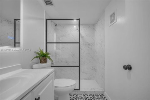 Condo in Lauderdale Lakes, Florida, 1 bedroom  № 1324504 - photo 18