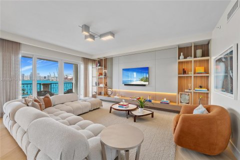 Condo in Miami Beach, Florida, 5 bedrooms  № 1385680 - photo 5