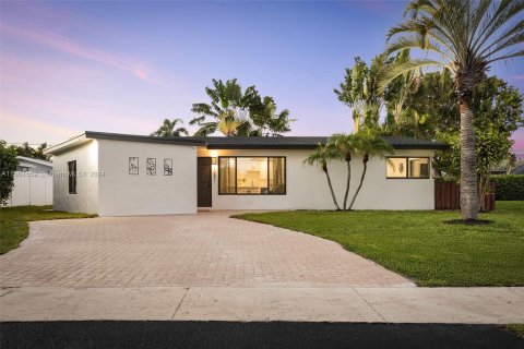 Casa en venta en Deerfield Beach, Florida, 4 dormitorios, 158.86 m2 № 1385676 - foto 2