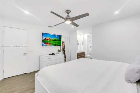 Touwnhouse à vendre à Hialeah, Floride: 2 chambres, 146.97 m2 № 1385675 - photo 19