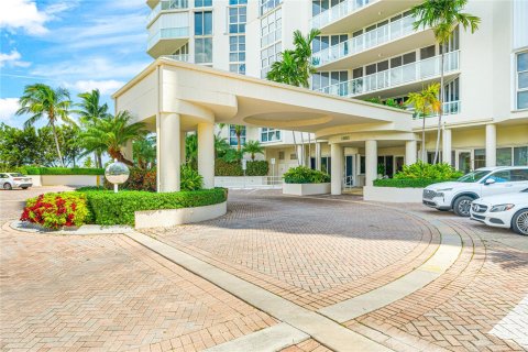 Condo in Hollywood, Florida, 3 bedrooms  № 1216417 - photo 24