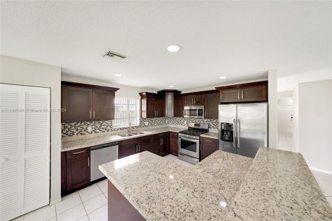 Casa en venta en Sunrise, Florida, 4 dormitorios, 209.77 m2 № 1316220 - foto 12