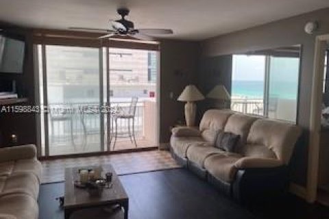 Condo in Miami Beach, Florida, 1 bedroom  № 1208500 - photo 5