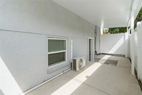 Casa en venta en Tampa, Florida, 4 dormitorios, 184.78 m2 № 1364677 - foto 19