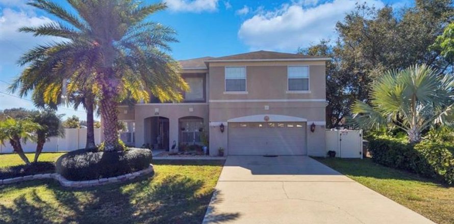 Villa ou maison à Kissimmee, Floride 4 chambres, 241.17 m2 № 1364679