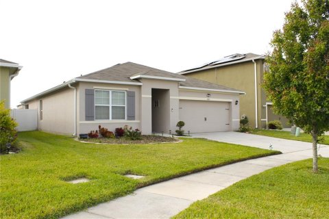 House in Lakeland, Florida 3 bedrooms, 158.96 sq.m. № 1136975 - photo 1
