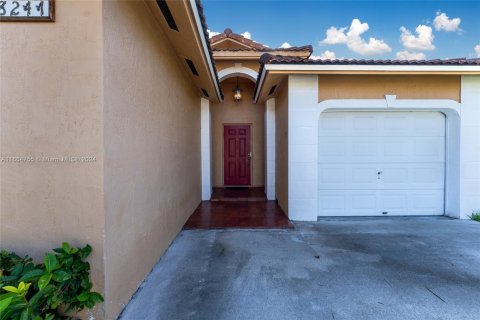 Villa ou maison à vendre à Miami, Floride: 3 chambres, 124.02 m2 № 1378957 - photo 2