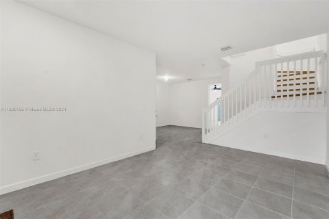 Townhouse in Miami, Florida 4 bedrooms, 178.37 sq.m. № 1378958 - photo 6