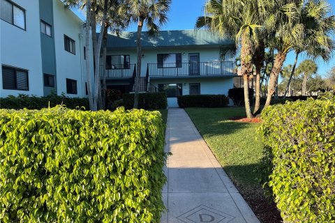 Condo in Delray Beach, Florida, 2 bedrooms  № 1410908 - photo 1