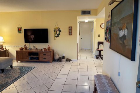 Condo in Delray Beach, Florida, 2 bedrooms  № 1410908 - photo 8