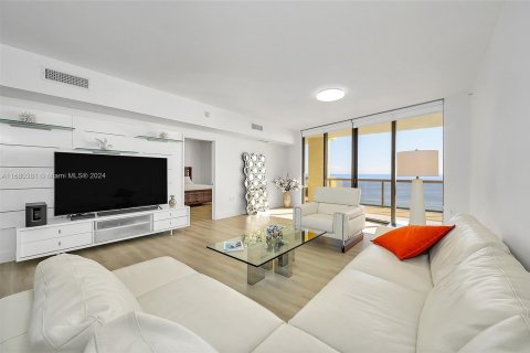 Condo in Sunny Isles Beach, Florida, 3 bedrooms  № 1410910 - photo 5