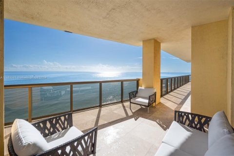 Condo in Sunny Isles Beach, Florida, 3 bedrooms  № 1410910 - photo 28