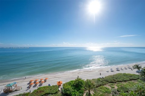 Condo in Sunny Isles Beach, Florida, 3 bedrooms  № 1410910 - photo 1