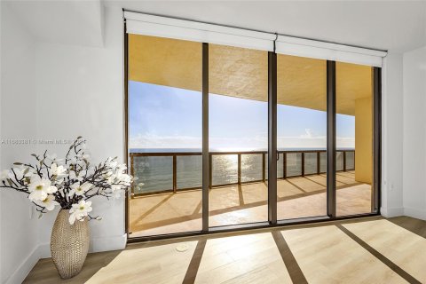 Condo in Sunny Isles Beach, Florida, 3 bedrooms  № 1410910 - photo 3