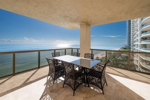 Condo in Sunny Isles Beach, Florida, 3 bedrooms  № 1410910 - photo 16