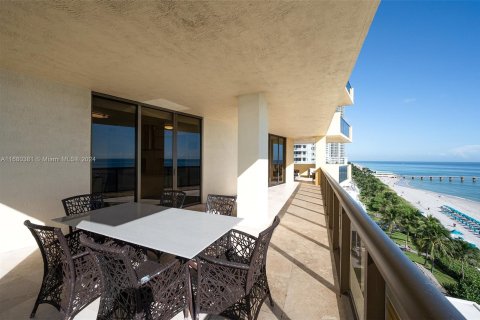 Condo in Sunny Isles Beach, Florida, 3 bedrooms  № 1410910 - photo 23