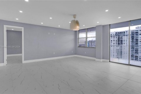 Condo in Aventura, Florida, 2 bedrooms  № 1410906 - photo 9