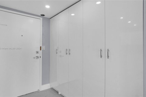 Condo in Aventura, Florida, 2 bedrooms  № 1410906 - photo 4