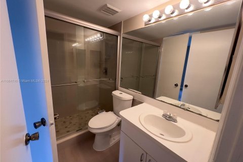 Condo in Miami, Florida, 3 bedrooms  № 1379044 - photo 14