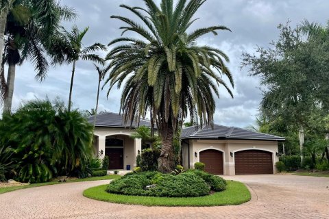 Casa en venta en Davie, Florida, 5 dormitorios, 383.69 m2 № 1379008 - foto 1