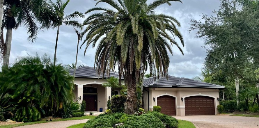 Villa ou maison à Davie, Floride 5 chambres, 383.69 m2 № 1379008