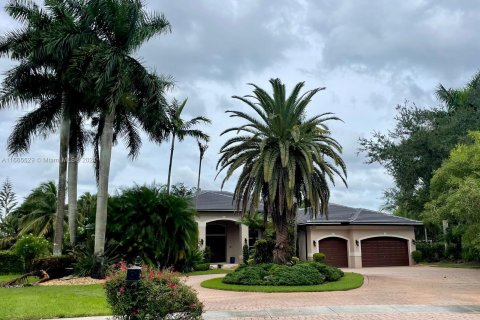 Villa ou maison à vendre à Davie, Floride: 5 chambres, 383.69 m2 № 1379008 - photo 2