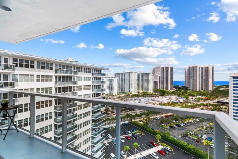 Condo in Fort Lauderdale, Florida, 2 bedrooms  № 1179800 - photo 21