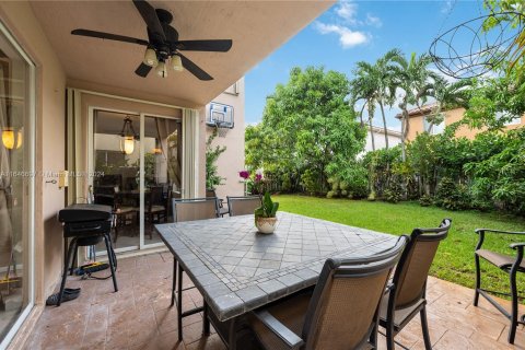 Casa en venta en Miami, Florida, 4 dormitorios, 235.88 m2 № 1330123 - foto 21