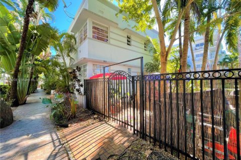 Condo in Miami Beach, Florida, 1 bedroom  № 372163 - photo 11