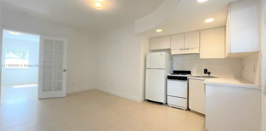 Condo in Miami Beach, Florida, 1 bedroom  № 372163