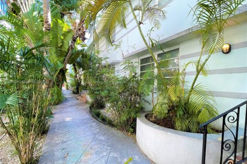 Condo in Miami Beach, Florida, 1 bedroom  № 372163 - photo 13