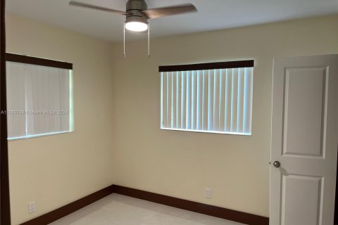 House in Fort Lauderdale, Florida 3 bedrooms, 80.27 sq.m. № 1378778 - photo 16