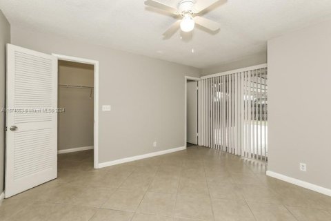 Casa en alquiler en North Lauderdale, Florida, 2 dormitorios, 95.5 m2 № 1397681 - foto 4