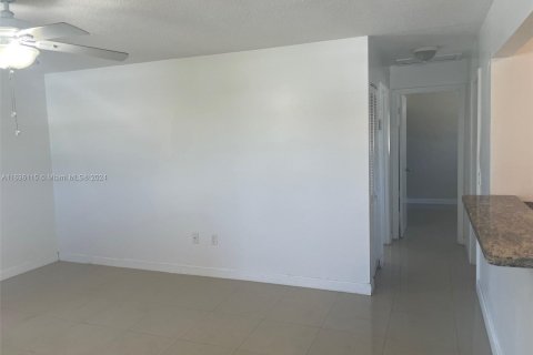 Immobilier commercial à vendre à Hialeah, Floride: 217.86 m2 № 1305455 - photo 17