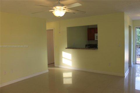 Commercial property in Hialeah, Florida 217.86 sq.m. № 1305455 - photo 7