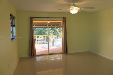 Immobilier commercial à vendre à Hialeah, Floride: 217.86 m2 № 1305455 - photo 6