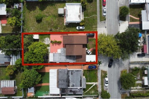 Propiedad comercial en venta en Hialeah, Florida, 217.86 m2 № 1305455 - foto 24