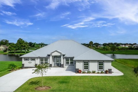 Villa ou maison à vendre à Sebring, Floride: 4 chambres, 353.03 m2 № 1363891 - photo 1