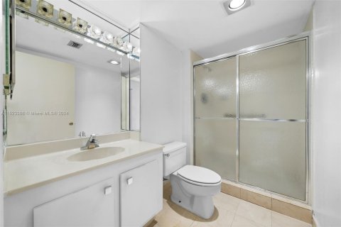 Купить кондоминиум в Авентура, Флорида 2 спальни, 112.78м2, № 981198 - фото 24